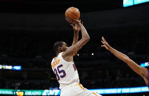 KD：三分将比赛推到新高度 如果你手感不佳时那就别投了