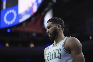 塔图姆上半场砍下30分9板7助 自1996-97赛季以来NBA首人