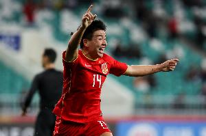 足球报：徐彬预计北京时间5日凌晨抵达迪拜 国足在迪拜安排热身赛