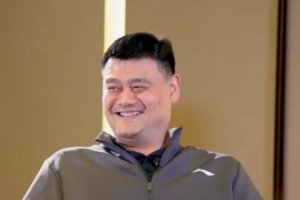 😂姚明：由于少年的心气儿 有次和大郅擦肩而过时互相装没看见