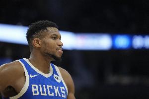 👾字母哥成NBA历史第52个2万分先生 也是雄鹿队史第一人