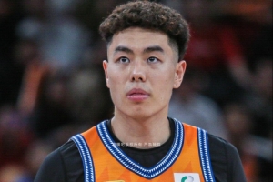 ⛏三分8中1！薛思佳：李添荣赛后在球馆加练了投篮