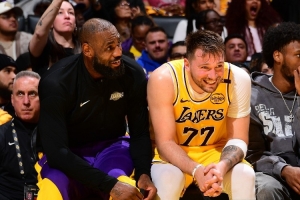 😄巴克利：帕金斯就是个傻子 湖人打了两周好球就拯救NBA了？