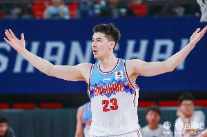 😥失误大战！江苏全场21次失误对飚新疆23次失误