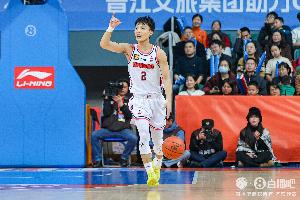 陈正昊：徐杰半场MVP级别表现 真的是家有一矮如有一宝啊😁