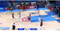 挺身而出！曾凡博潇洒上篮得手后周琦内线拿分 联手带队保持优势
