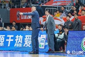 粤三疯🤯广东第三节轰出34-15冲击波 单节净胜19分