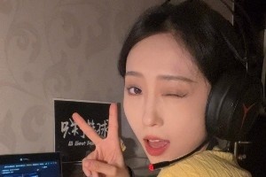 美女主播庆祝库里里程碑：4000三分承载了太多 是所有回忆的凝结