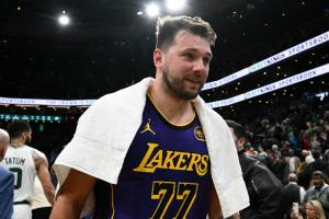 老詹缺阵&77大概率打！ESPN预测湖vs日胜率：湖人44.8% 太阳55.2%