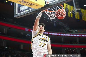 效率颇高！张镇麟12中8&三分4中3 拿下19分3板4助2断&正负值+31