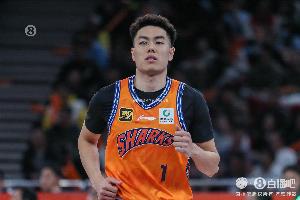 次节4中4独得11分！李添荣半场8中6高效砍下16分1助1断