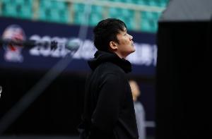 媒体人：丁彦雨航不再参加体测 拿不到合同的工资 基本告别CBA