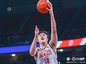 获胜功臣！刘泽一11中9高效砍下19分13板2断 拼下3前场篮板