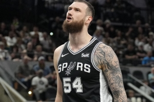 马穆谈被球迷喊MVP：有片刻我灵魂出窍 这真的发生了吗？