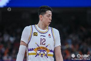 高效输出！沈梓捷7中6拿到15分7板4助1断3帽