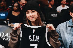 巨星降临🎶😍邓紫棋观战NBA😍巴克莱中心赠7号球衣