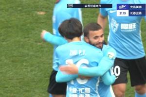 19岁朱鹏宇中超处子球！大连英博1-0领先长春亚泰，马莱莱助攻