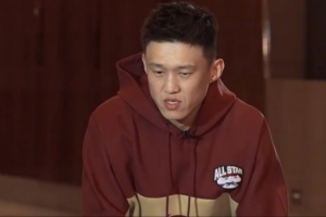 周鹏：亚运会中国男篮输给菲律宾后 在家坐了40分钟到1个小时