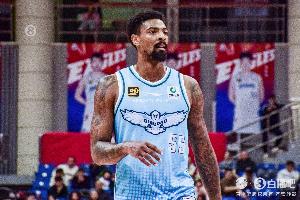 双核驱动！米奇18中13砍34分10板 韦瑟斯庞23中13砍31分4板11助