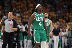 霍勒迪：比尔是顶级得分手 我们不是同类球员 为什么要把我扯进来