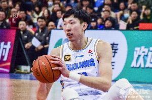 火速复出！周琦半场出战8分钟 4中1&罚球4中3拿到5分2板