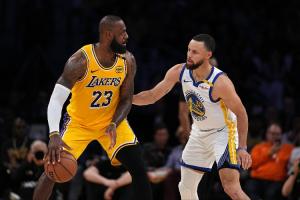 👀NBA中国常规赛球衣销量：詹姆斯库里东契奇前三 三球压约基奇