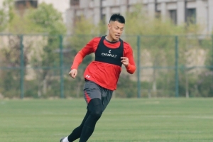 本赛季5球1助攻！谭龙社媒晒训练照：期待好运