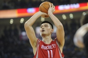 中国球员夏联首秀💪姚易郅得分上双 周琦制霸攻防 小丁引遐想