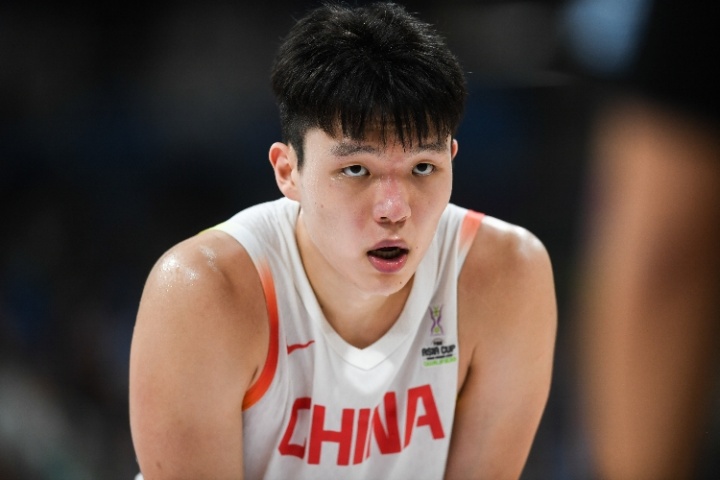 杨毅：本来指着张子宇救杨瀚森 但女篮输日本队没辙了他必须回来