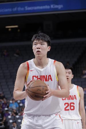 由于周琦情况待定 中国男篮更需杨瀚森在中锋位置扮演更重的角色