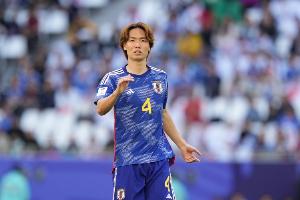 意媒：佛罗伦萨有意门兴的日本后卫板仓滉、前曼联后卫林德洛夫