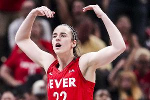💥WNBA球星凯特琳-克拉克自宣赛季报销！