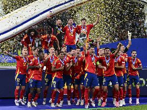 西班牙登顶！FIFA排名：阿根廷跌至第3 葡萄牙超巴西 国足仍第94
