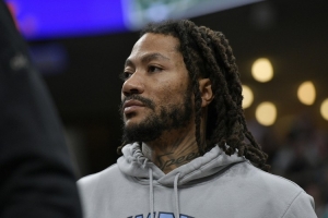 杨毅：罗斯是NBA长得最漂亮的运动员 他眼睛特别深邃&比欧文好看