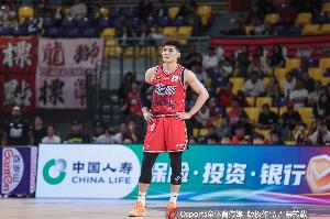 防守很卖力！李祥波拿到2分2板1助1断