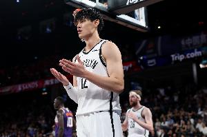 媒体人：新季或是曾凡博冲NBA最后机会 当然 G联赛薪水比不了CBA