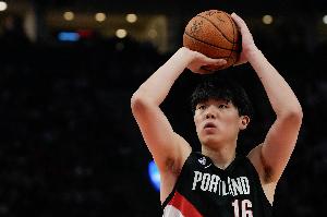 【菜鸟观察】杨瀚森首秀2分1板 状元弗拉格13投仅4中 探花轰34+7