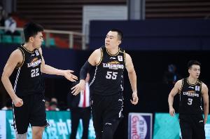 沈阳日报评辽篮：再难，也会拼到最后一刻