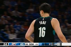 💥NBA生涯首个三分！杨瀚森迎着哈滕三分轰进！