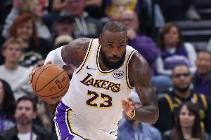 ESPN预测全明星：库杜亚约字东锁定 哈登入选边缘🔥詹姆斯落选
