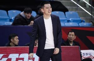 杨鸣：球迷是我们最大的动力 想把最好的精神面貌展现给大家