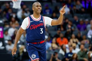 下家是哪个队？名记：保罗在赌城 将出席马刺vs雷霆的NBA杯半决赛