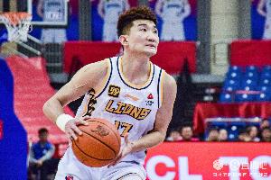 效率不高但能串联！孙铭徽15中5拿到13分2板11助1断
