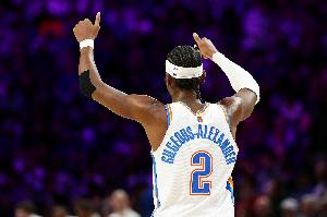 乔詹库当选过！加上亚历山大 NBA共10位当过体育画报年度体育人物