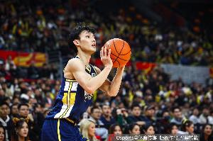 媒体人：浙江换帅后4胜2负 能看出策略和轮换很清晰 广东缺得分点