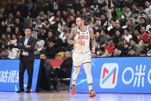 超远三分绝杀！浙江送广东赛季主场首败 迎球队本赛季客场首胜