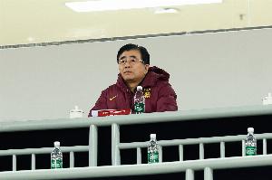 张家胜专程到肇庆给中国男足打气 宋凯孙雯前往深圳探望中国女足
