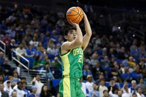 状态火爆！NCAA：林葳接球迅速出手 开场又轰进三分球