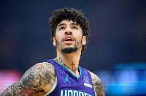 一项就差出51分！黄蜂三分59中24 爵士三分31投7中