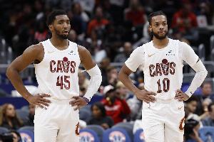 双枪乏力！米切尔和加兰合计35投14中 拿到44分10助攻